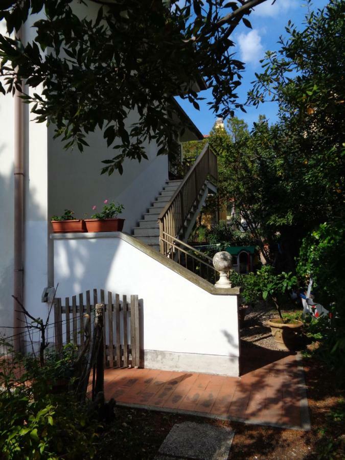 La Casa Di Nina Appartement Quercianella Buitenkant foto