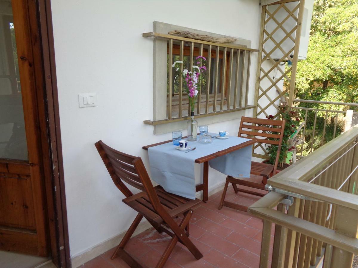 La Casa Di Nina Appartement Quercianella Buitenkant foto