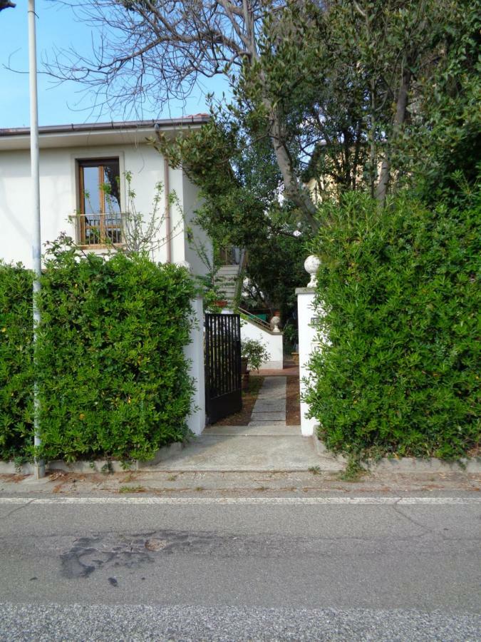 La Casa Di Nina Appartement Quercianella Buitenkant foto